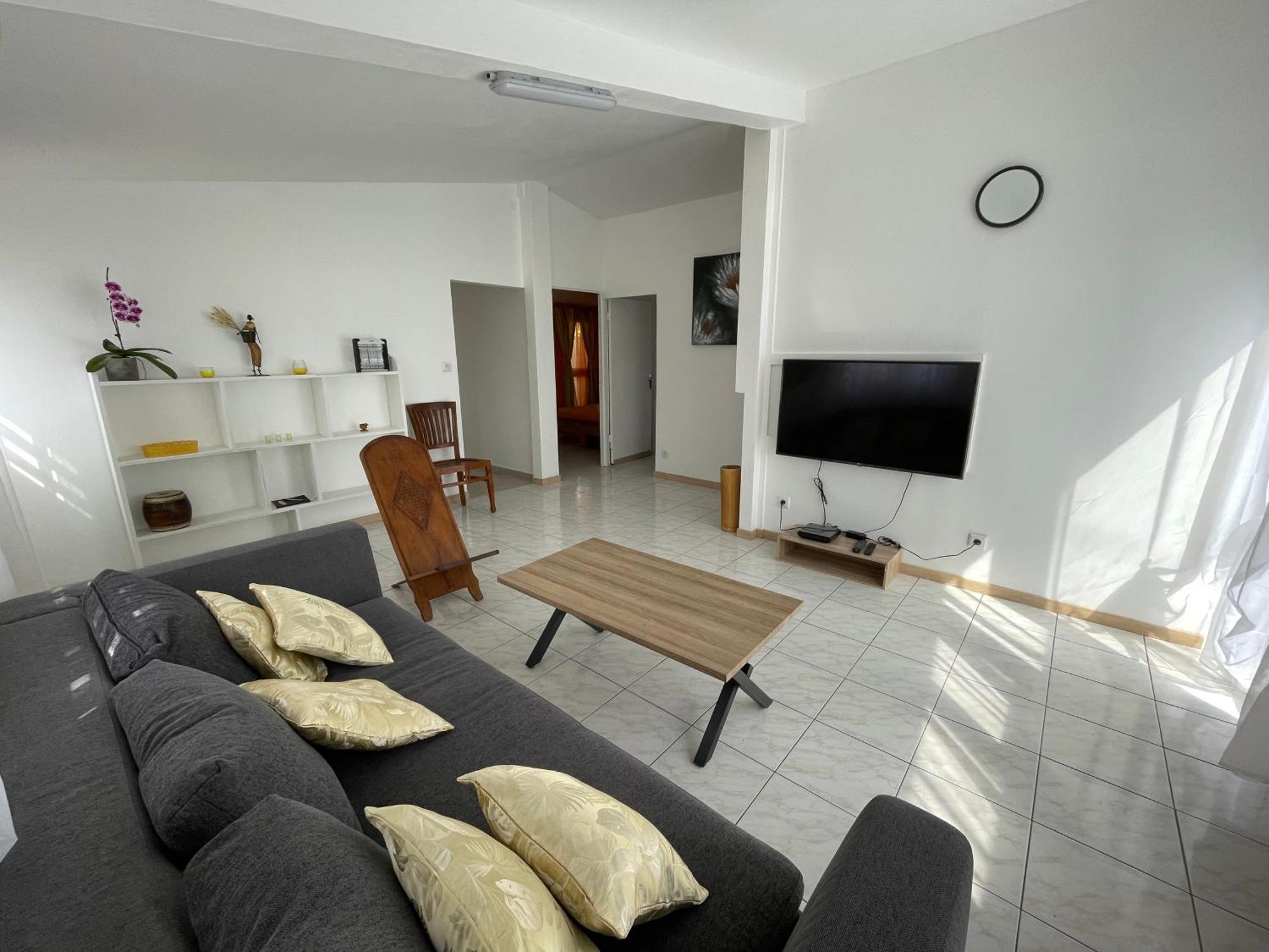 Casa Valencia, Proche De Toutes Commodites แซ็ง-ปีแยร์ ภายนอก รูปภาพ
