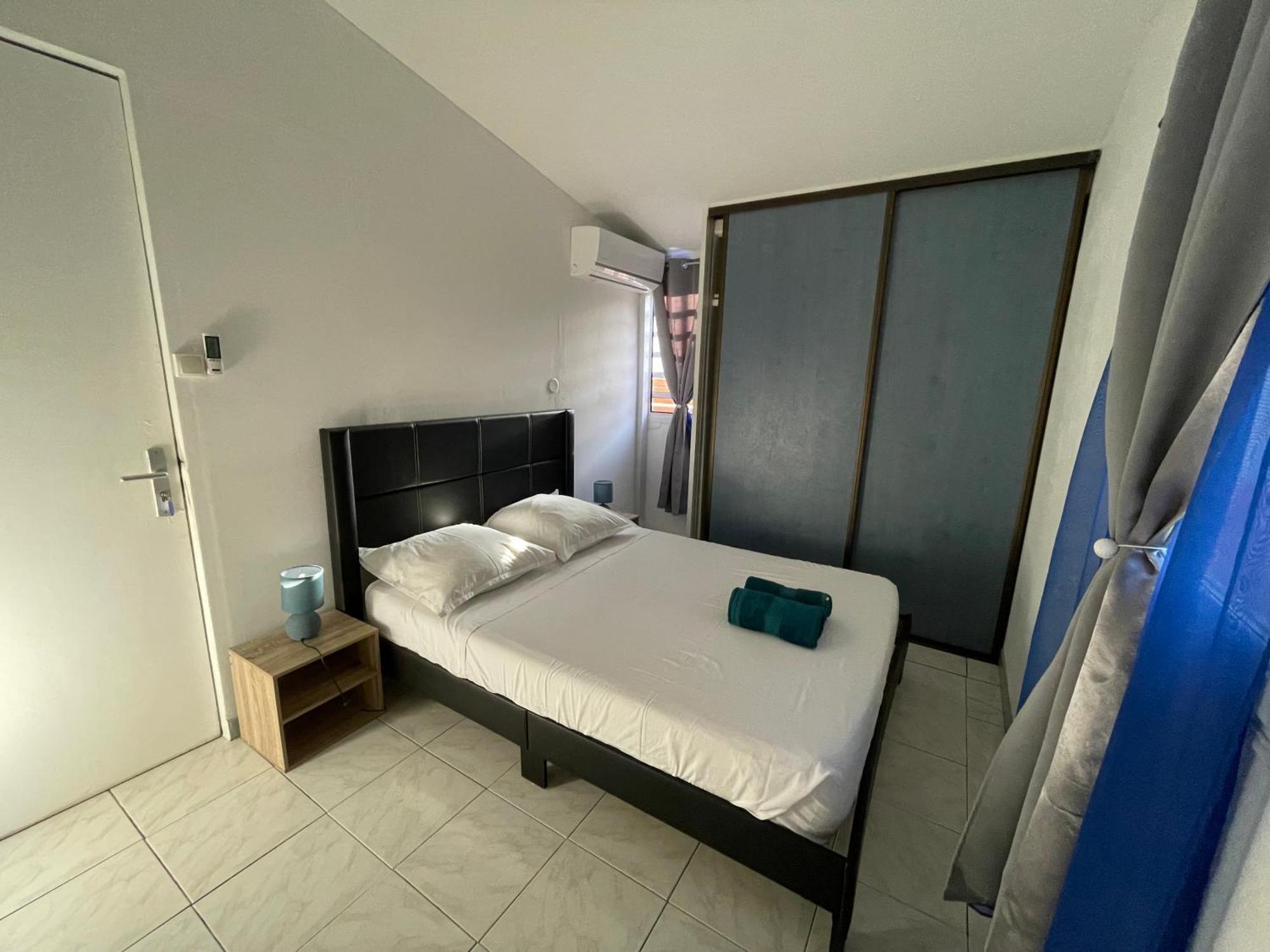 Casa Valencia, Proche De Toutes Commodites แซ็ง-ปีแยร์ ภายนอก รูปภาพ